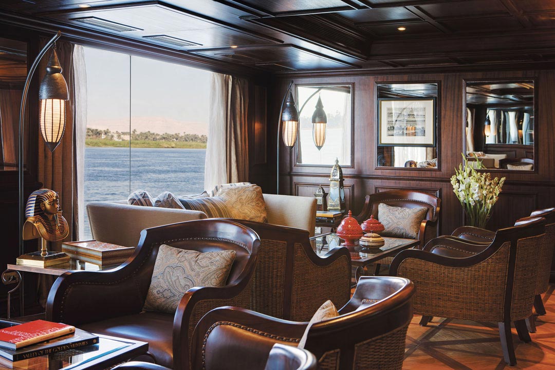 https://cruise-with-points.marriott.com/images/web/66/697/PUB/697-Lounge.jpg