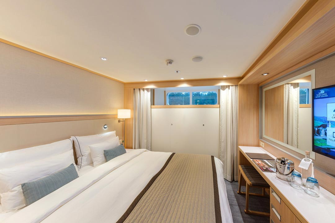 Viking Alruna Reviews Cruise with Points